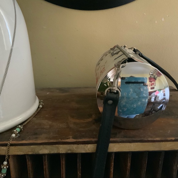 Very unique New York City license plate crossbody - Picture 5 of 8